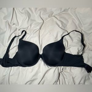 Black 34DD Victoria’s Secret Lightly Lined Bra